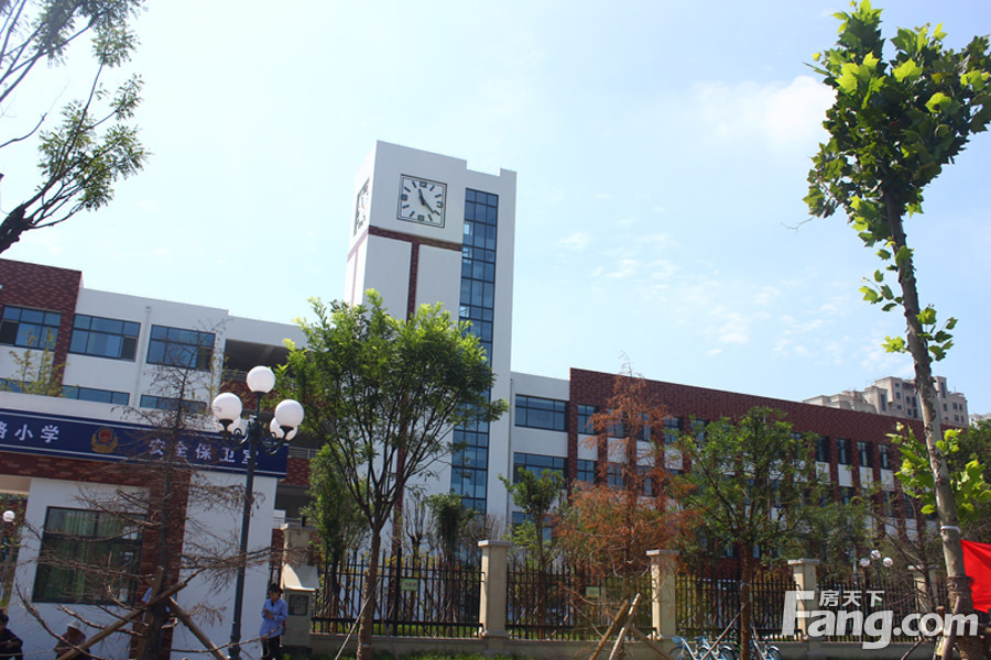 重庆路小学开学了 新区又增加了一所小学