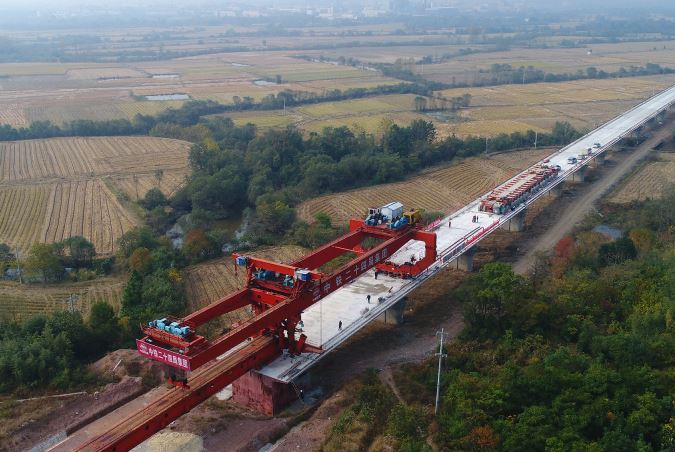 中国在杭州一带又曝光了一条高铁开始铺轨了,