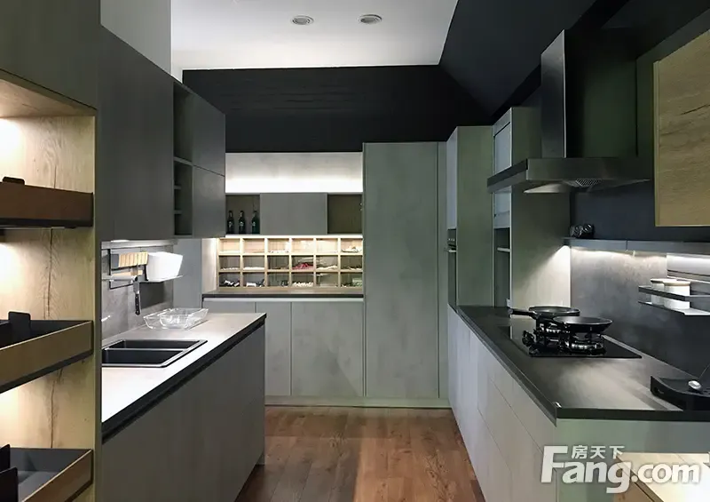 特铭厨柜李明亮: 标准化+定制化 引导客户并尊