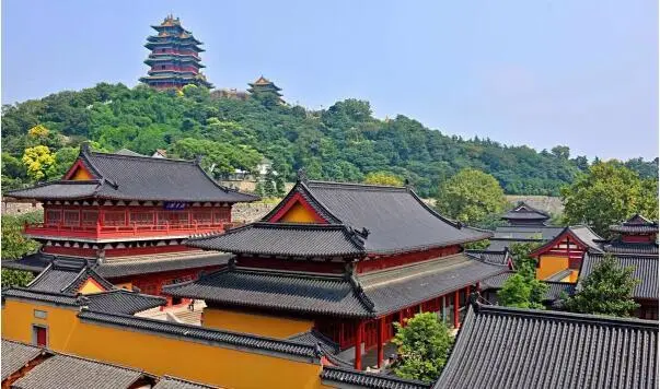 登临授简谁能赋,千古新亭一怆情——阅江楼
