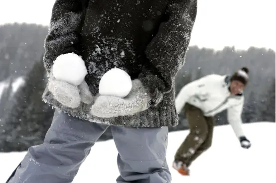 天气 但身处宁波这样的沿海城市 下雪基本是可遇不可求的事 而打雪仗