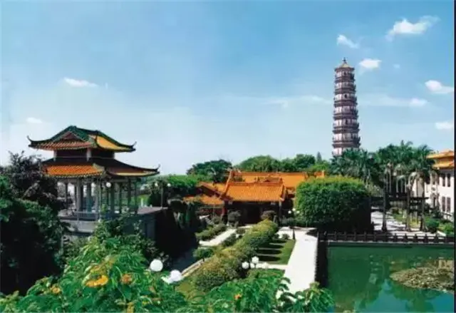 淌过水 不远万里来到了 位于美丽的天空之城 湛江市的最南端 雷州!