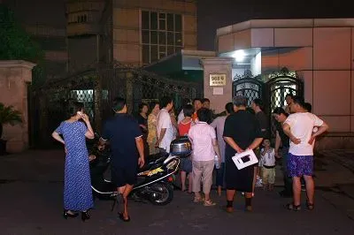 业主纷纷找开发商登记退房(图)