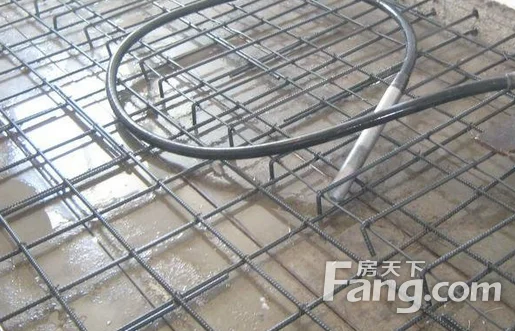 与钢筋混凝土t梁极限承载力分析图1) 梁加固中u型钢板箍离楼板底不能