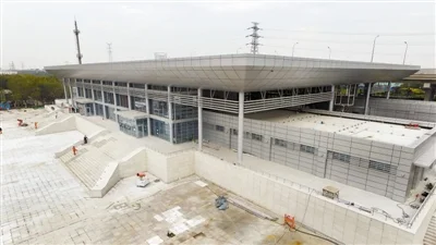 轻轨东海路站全新亮相