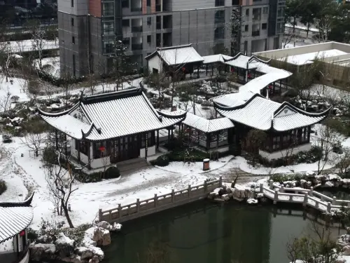 蝴蝶湾实景图小区园林景观雪景2013.2.19