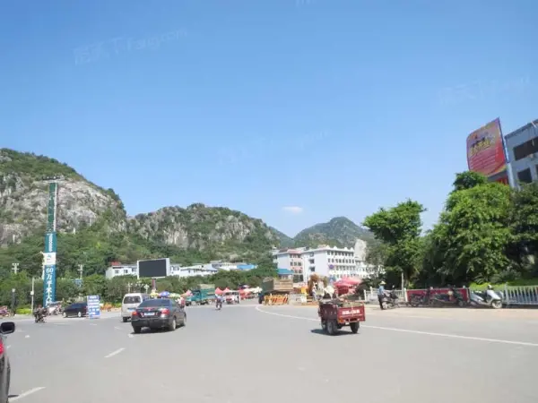 桂林市政府旁+彰泰第六城金桥水岸+火爆认购