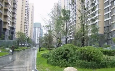 低价甩租新东站正商东方港湾 精装修3房 没有中介费