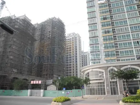 金港广场二期拆架中 项目最低报9530元/平
