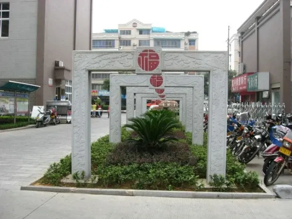 友阿大润发 湘邮紫荆华庭 精装三房诚心出售!,