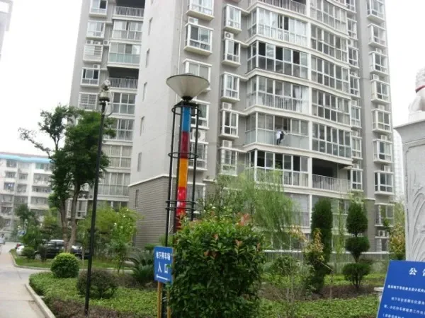 友阿大润发 湘邮紫荆华庭 精装三房诚心出售!,