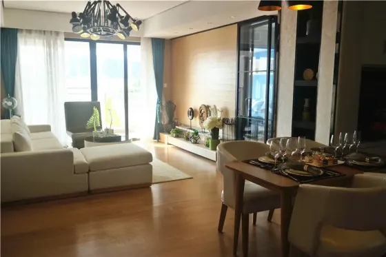 格林春天3幢02单元95平方3房2厅2卫样板间 大