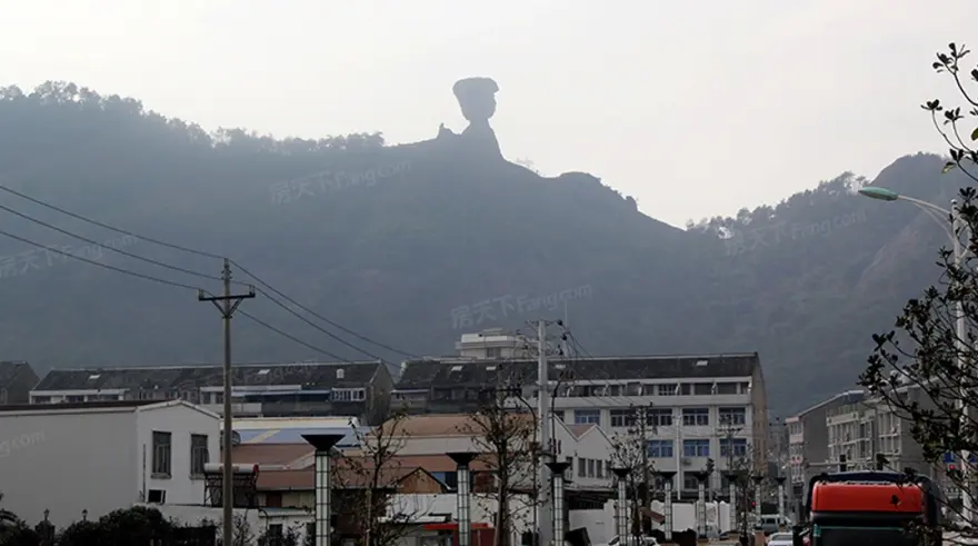 半岛名苑石夫人山风景