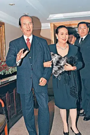 赌王身旁,时常出席一些社会场合和慈善活动的,就是这位漂亮的中国太太