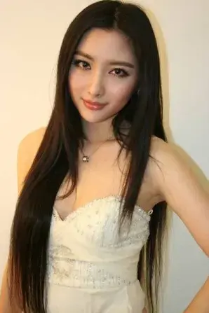 非诚勿扰20100606人气美女张奀宁私房美照曝光