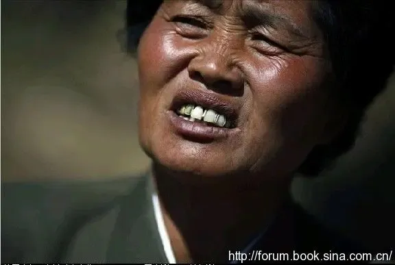 <em>朝鲜90后美女</em>接受采访 看真正的朝鲜人民生活