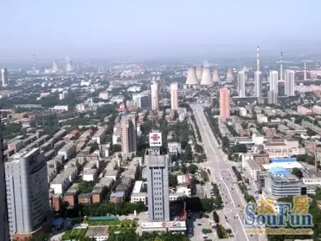 时代商厦厦,万博广场,保定市政府,保定东站等标志性建筑林立四面,清晰