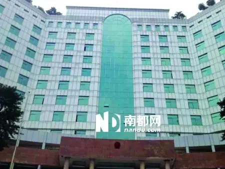 禅城区政府大楼内部也比较拥挤.