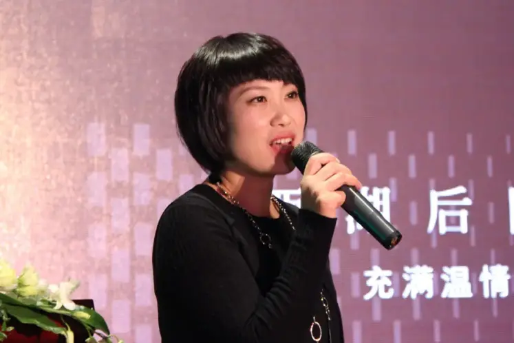 嘉里建设汇耀置业(杭州)有限公司市场总监杨琼介绍"云荷廷"项目