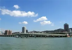 网友称年终奖三万也没安全感 工资多少才敢买