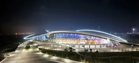 一场三馆 奥体中心:湛江新地标 夜景好迷人_房