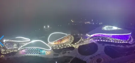 一场三馆 奥体中心:湛江新地标 夜景好迷人_房