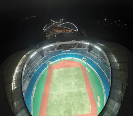 一场三馆 奥体中心:湛江新地标 夜景好迷人_房