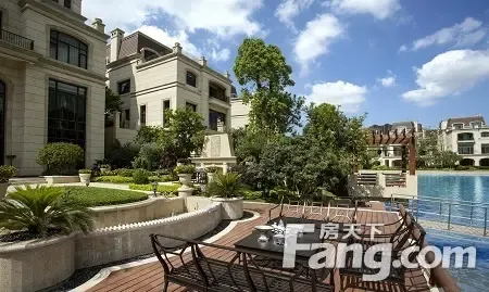 龙华地王10月入市 龙光2015年销售目标145亿