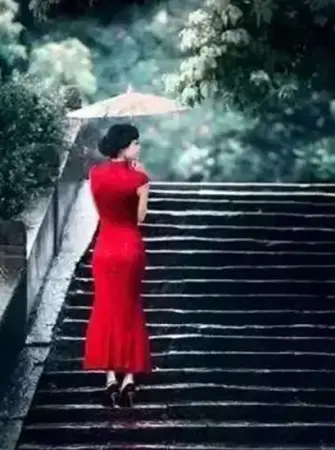 悄声诉说着,烟雨江南千年的历史苍桑.