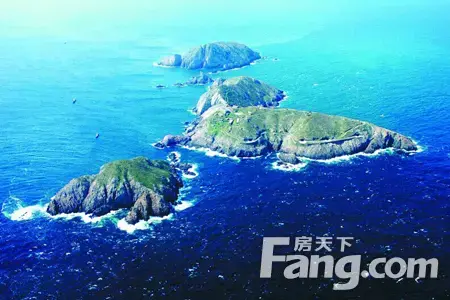 "带鱼两头尖,勿离海礁边,要吃鲜带鱼,还在浪岗边.